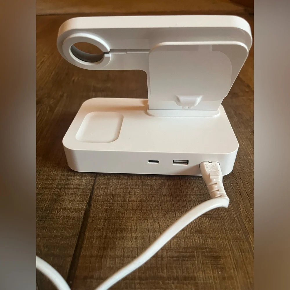 Soopii 3 in 1 wireless charging station. Charge your phone, AirPods and iWatch